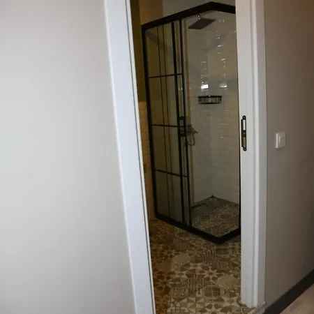 Zoom Отель Eskiomerler